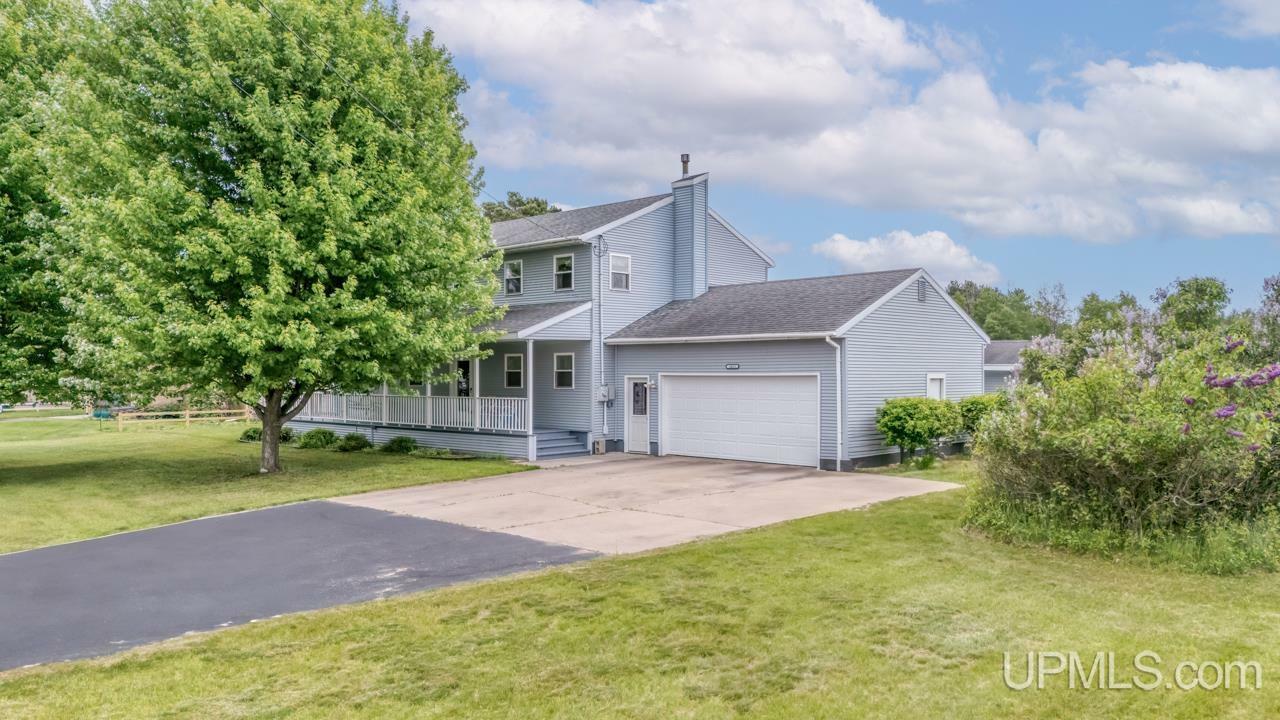2411 S 8th Avenue  Escanaba MI 49829 photo