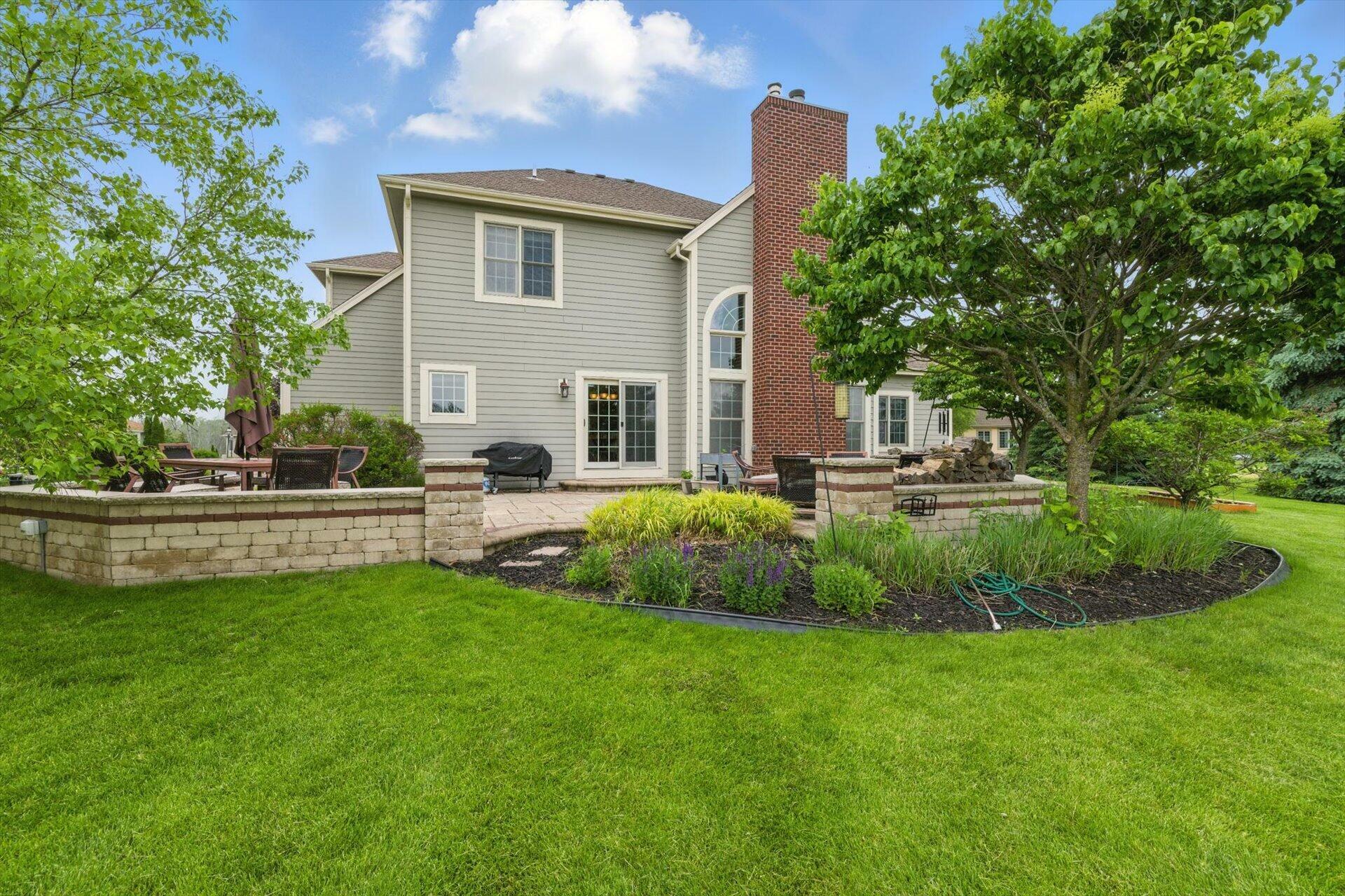 Property Photo: W236n8438 Clubhouse Cir WI 53089