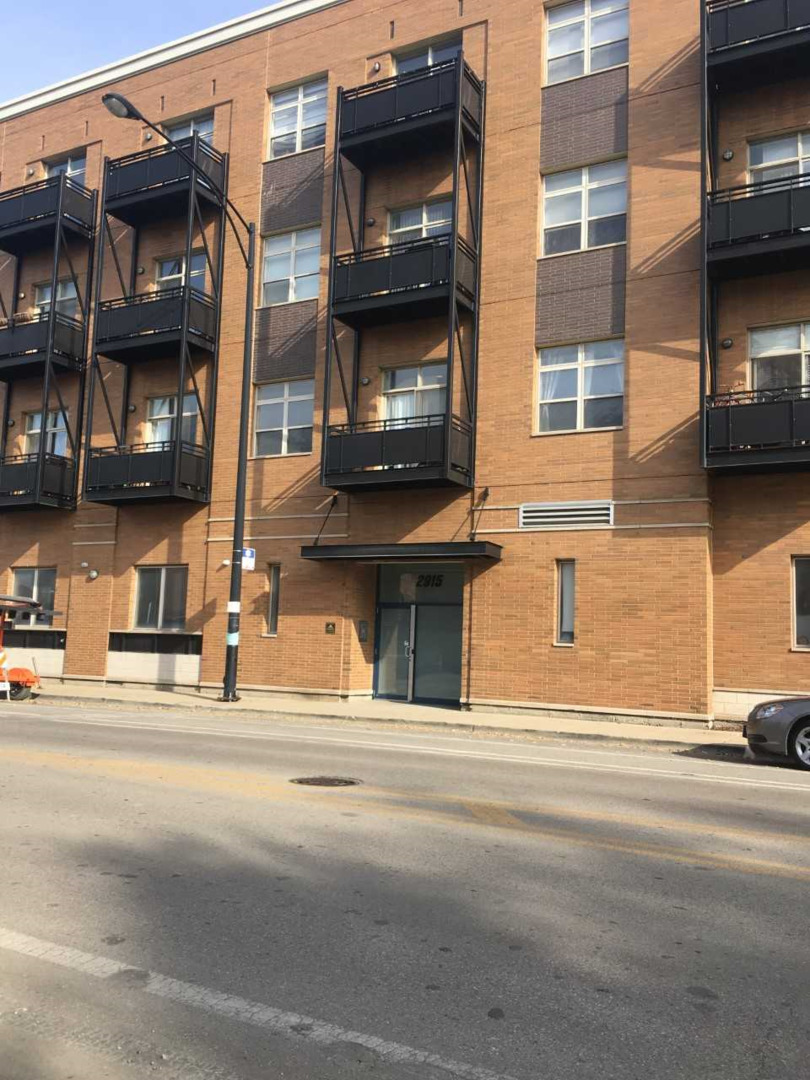 Property Photo: 2915 N Clybourn Avenue 215 IL 60618