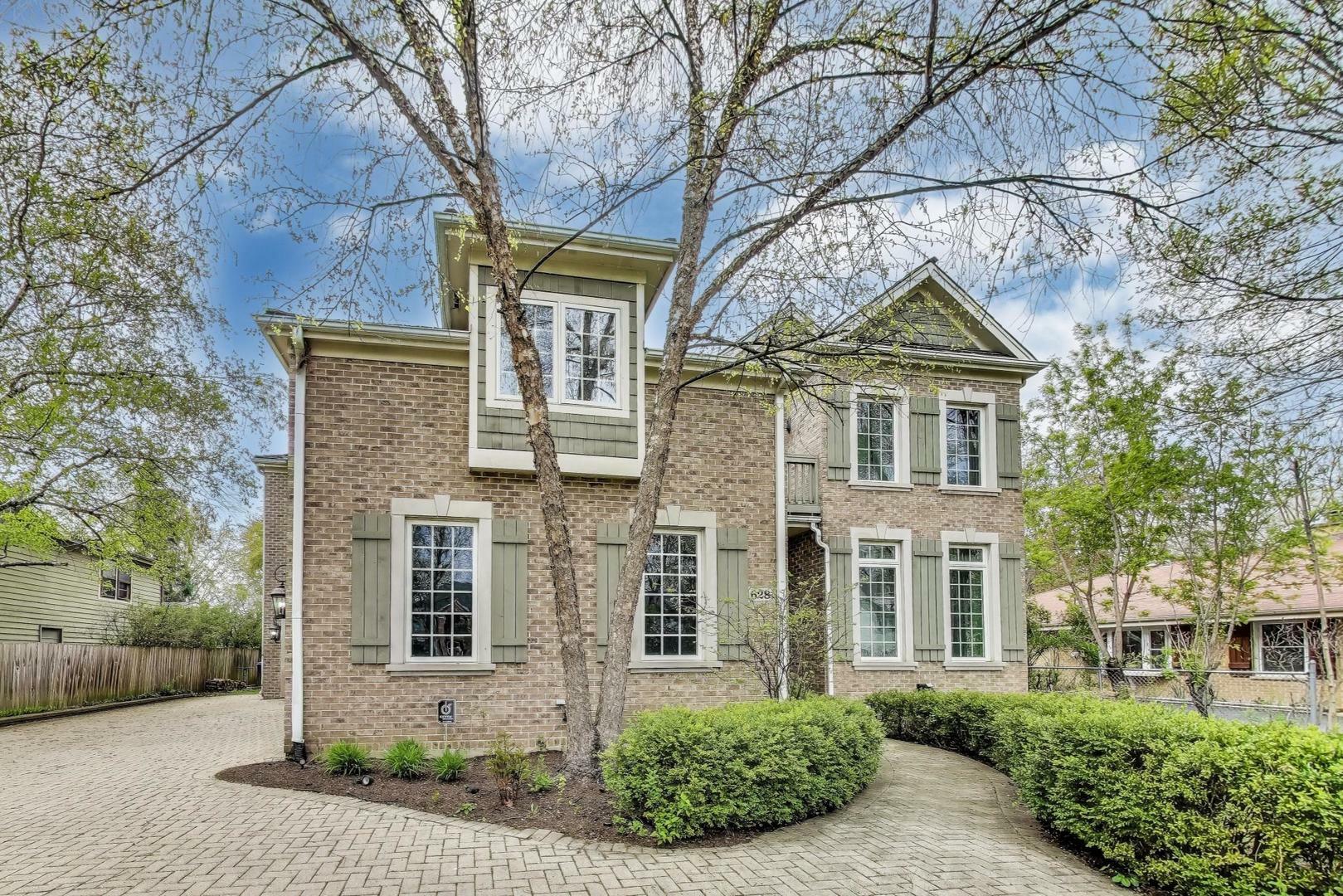 Property Photo: 628 Greenwood Road IL 60062