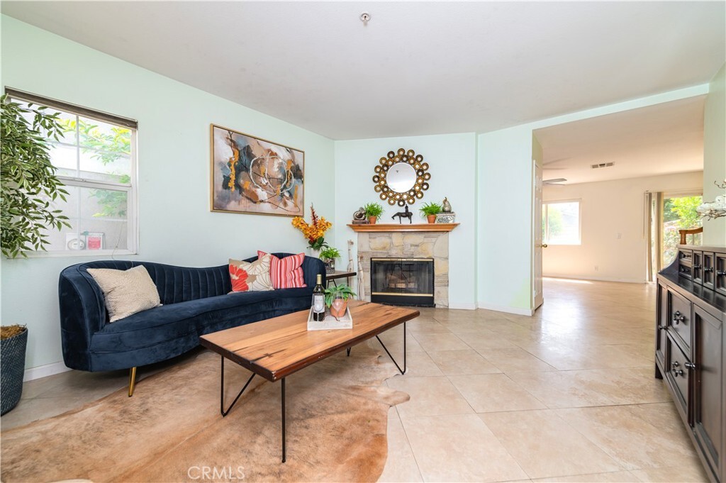 Property Photo: 530 Diamond Street C CA 91016