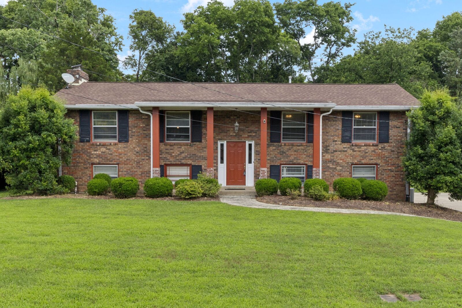 Property Photo:  219 Island Dr  TN 37075 