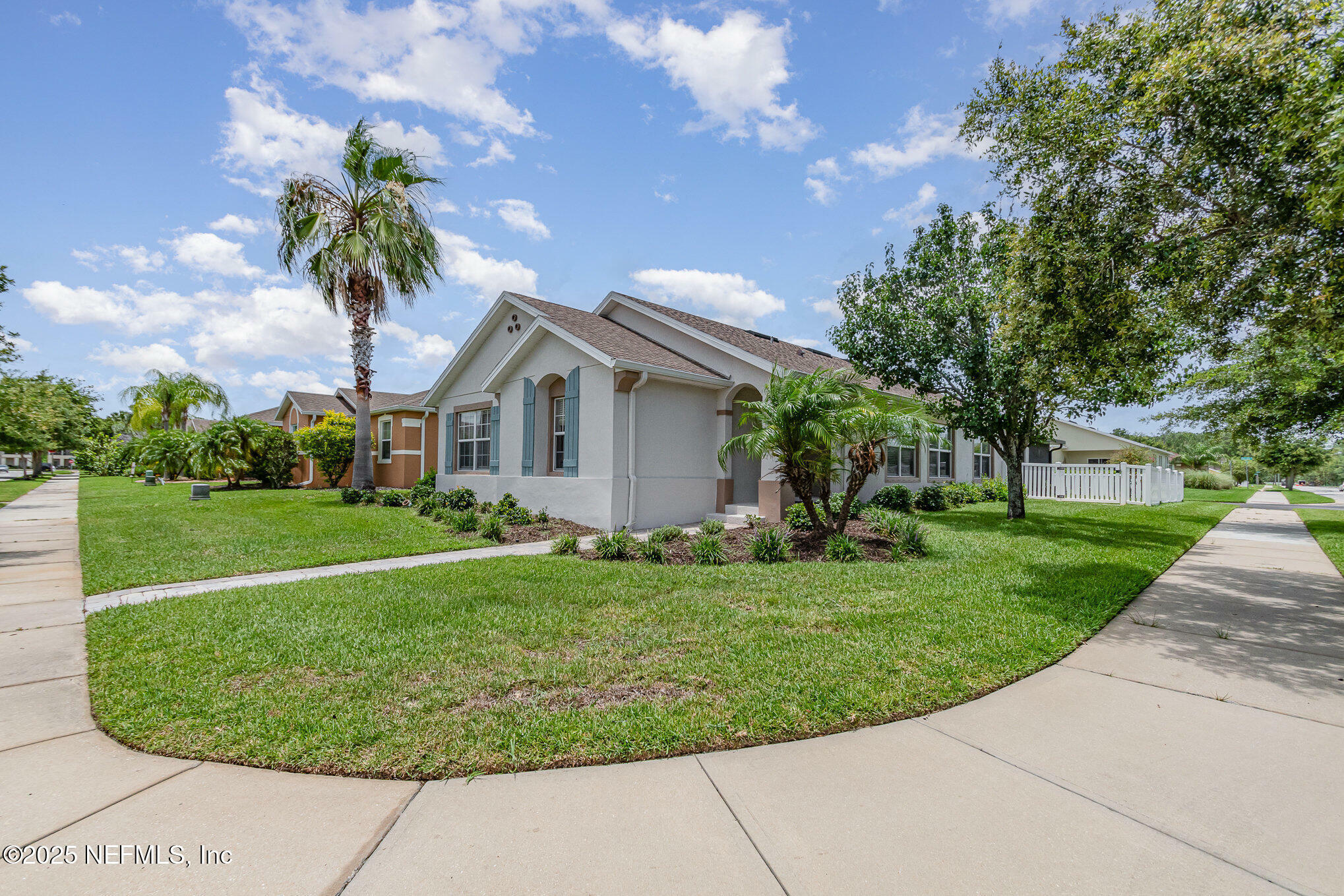 Property Photo: 3321 Pintello Avenue FL 32168