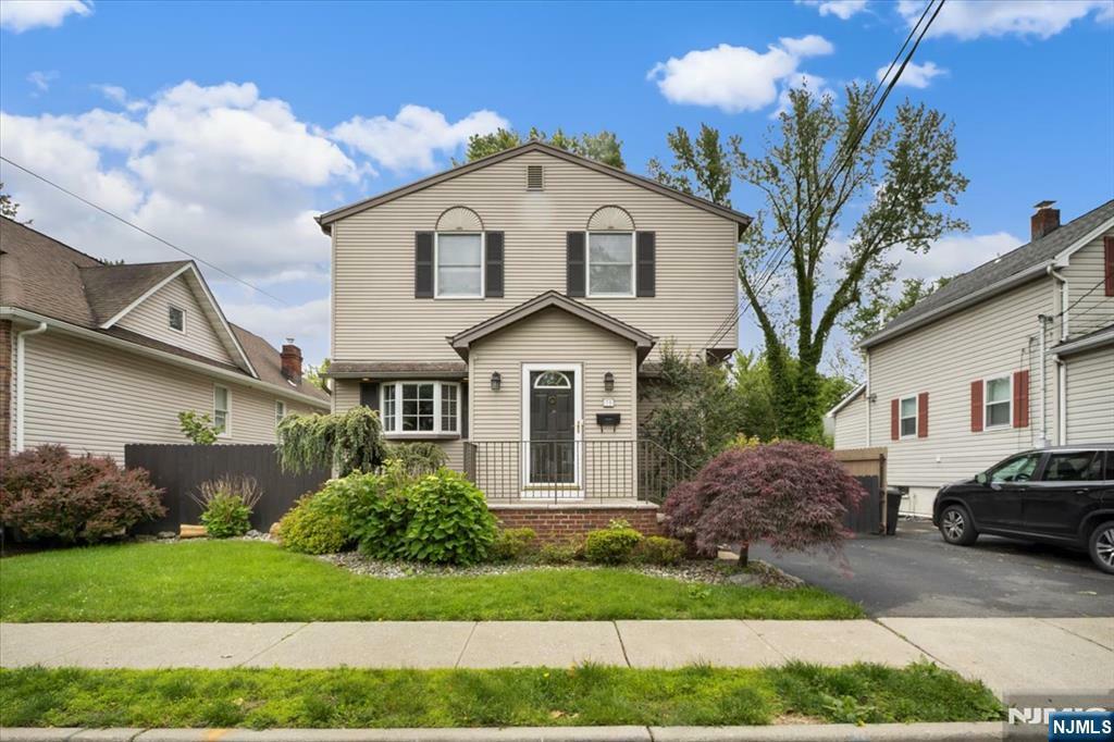35 Glendale Drive  Hillsdale NJ 07642 photo