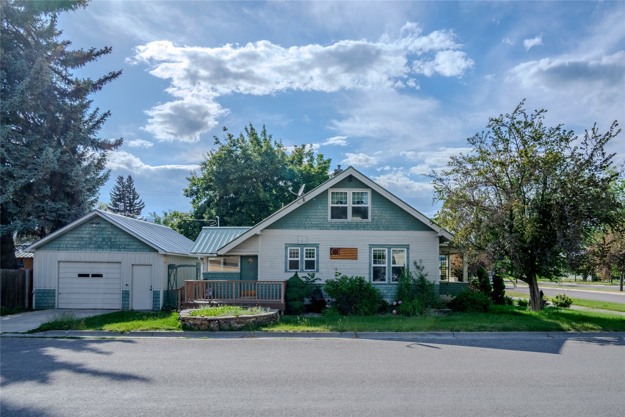 Property Photo: 319 E Lincoln Boulevard MT 59923