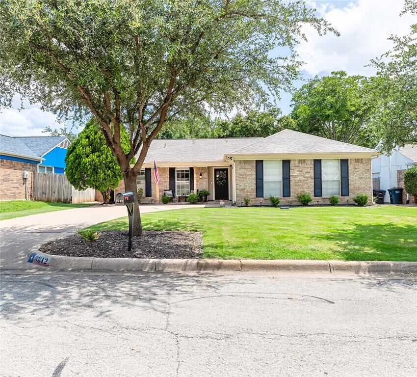 Property Photo: 3812 Staghorn Circle S TX 76137