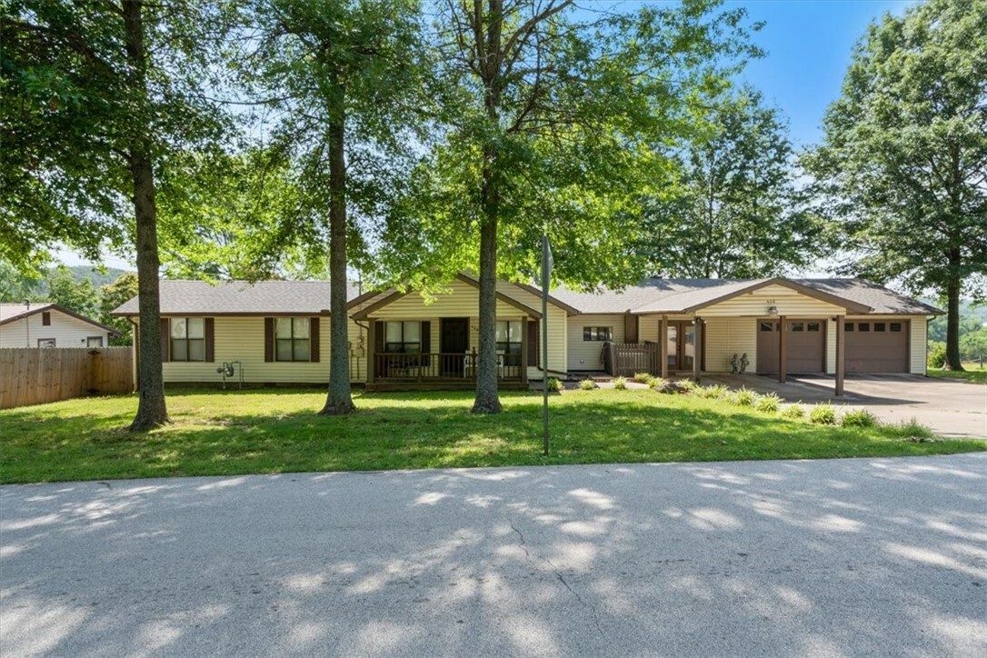 Property Photo: 408 S Parrott Drive AR 72740