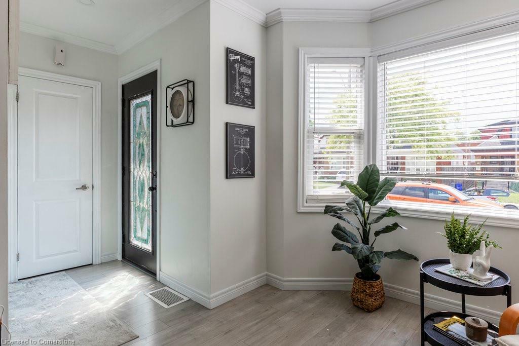 Photo de la propriété: 62 Weir Street N ON L8H 5E6