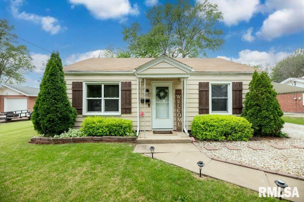 Property Photo:  1296 Harrison Street  IL 61401 