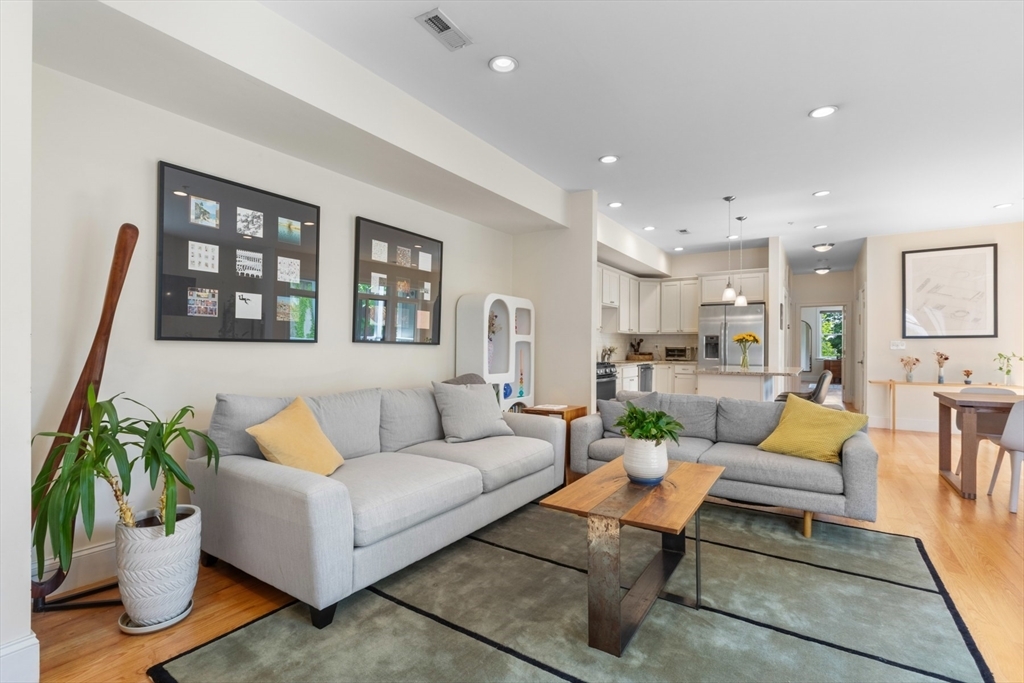 Property Photo:  129 Highland Avenue 4  MA 02143 
