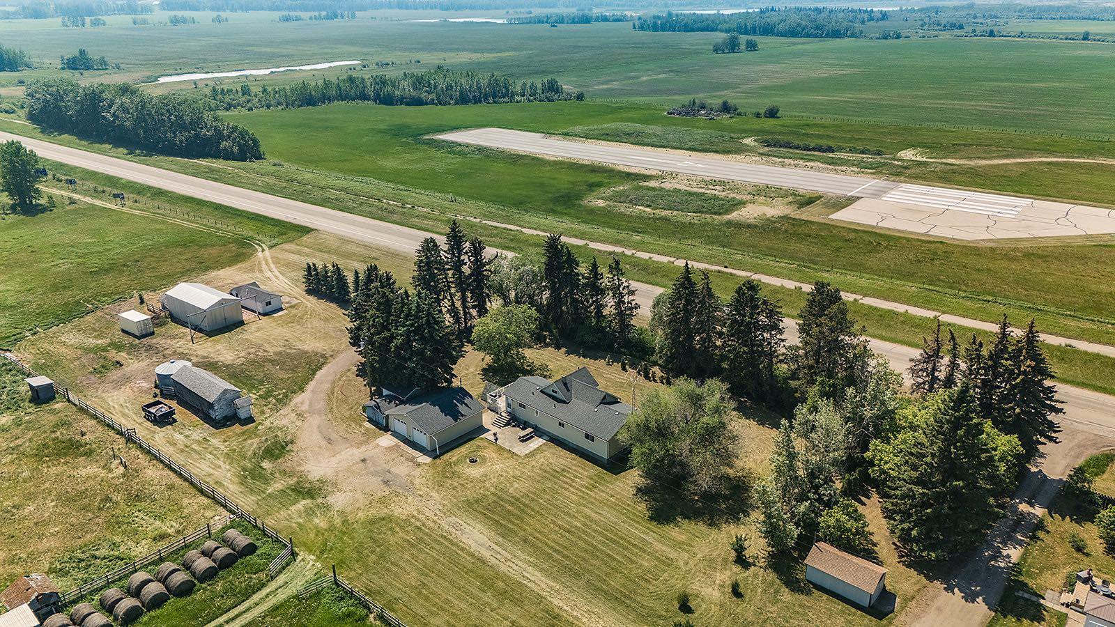 424055 Hwy 2A  Rural Ponoka County AB T0C 0Y0 photo