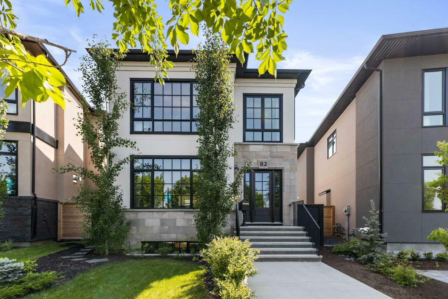 Photo de la propriété: 82 Valour Circle SW AB T3E 7B6