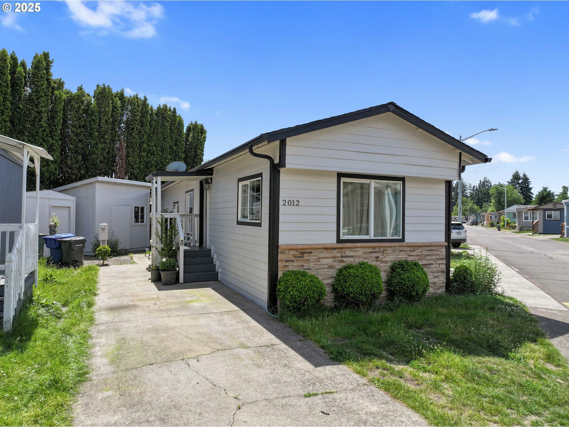 Property Photo: 2012 Kennedy Cir NE 10 OR 97303
