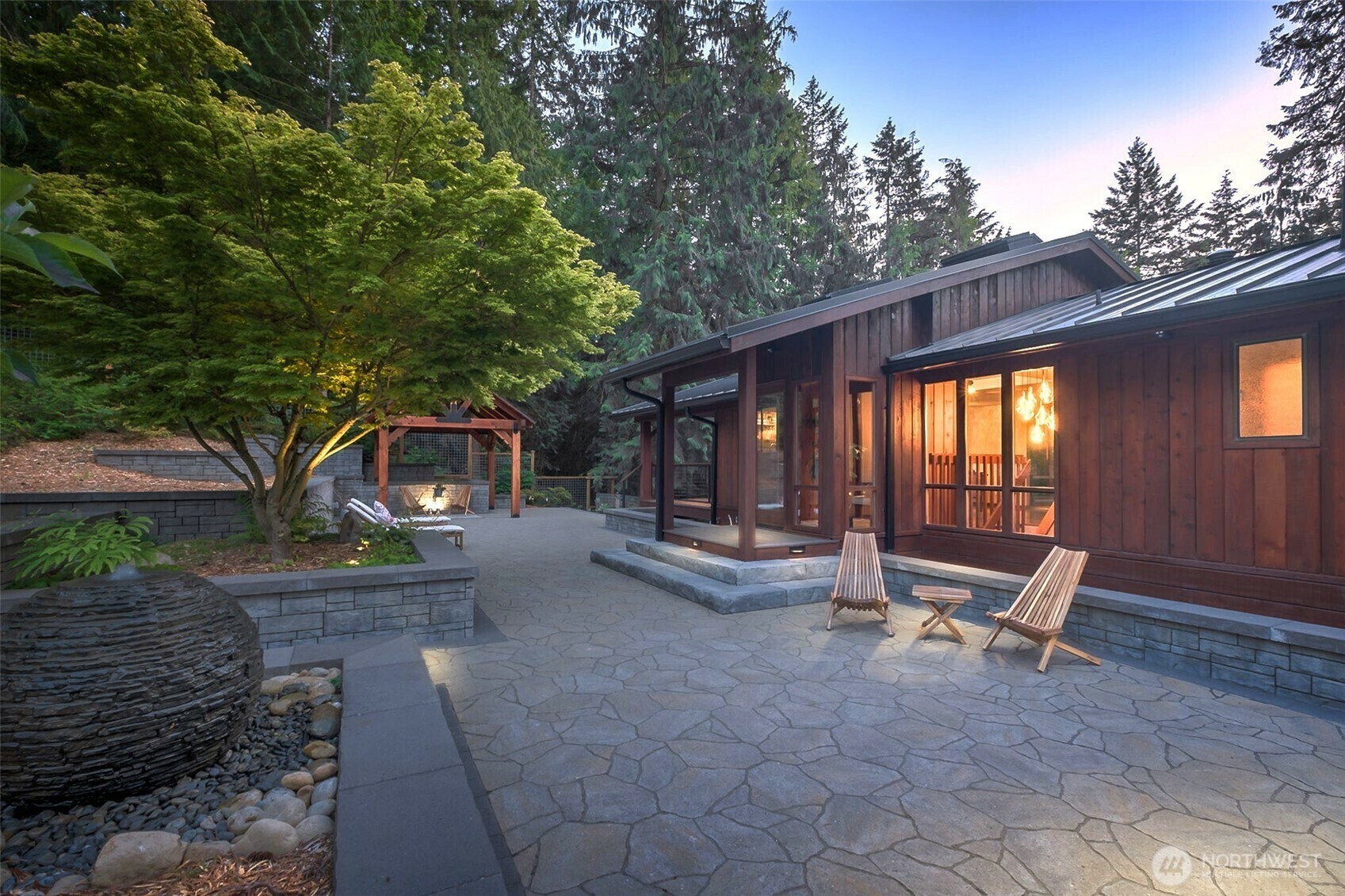 Property Photo: 14703 255 Avenue SE WA 98027