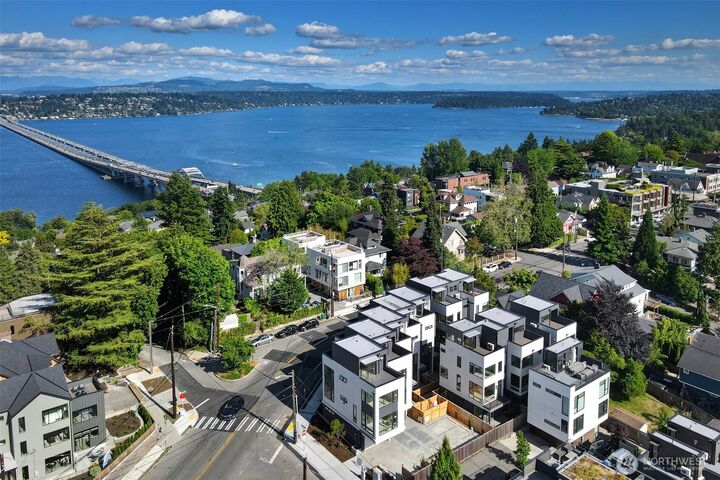 Property Photo:  1307  31st Avenue S  WA 98144 