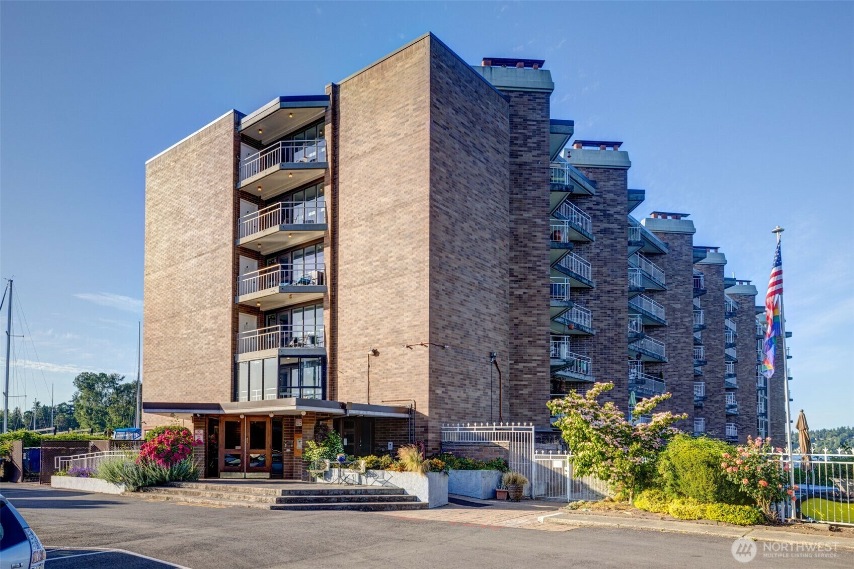 Property Photo: 9500 Rainier Avenue S 303 WA 98118