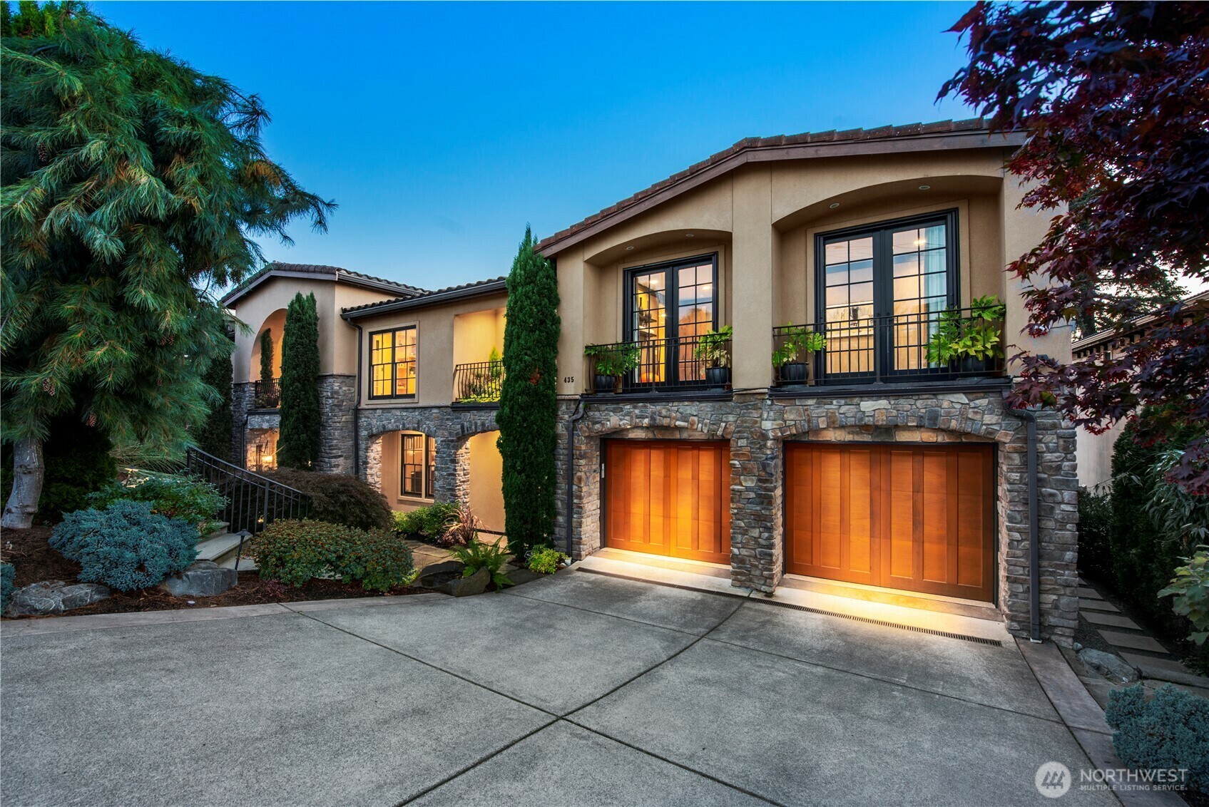 Property Photo: 435 8th Avenue W WA 98033
