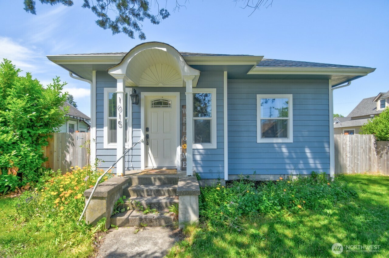 Property Photo: 1015 N Pearl Street WA 98531