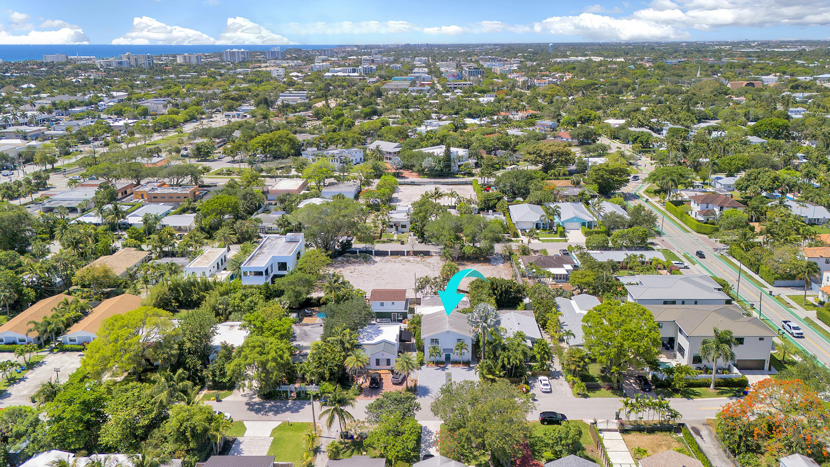 Property Photo: 218 NE 10th Street FL 33444