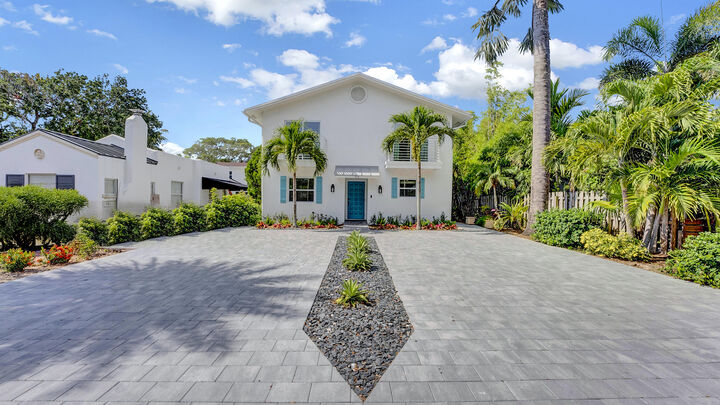 Property Photo:  218 NE 10th Street  FL 33444 
