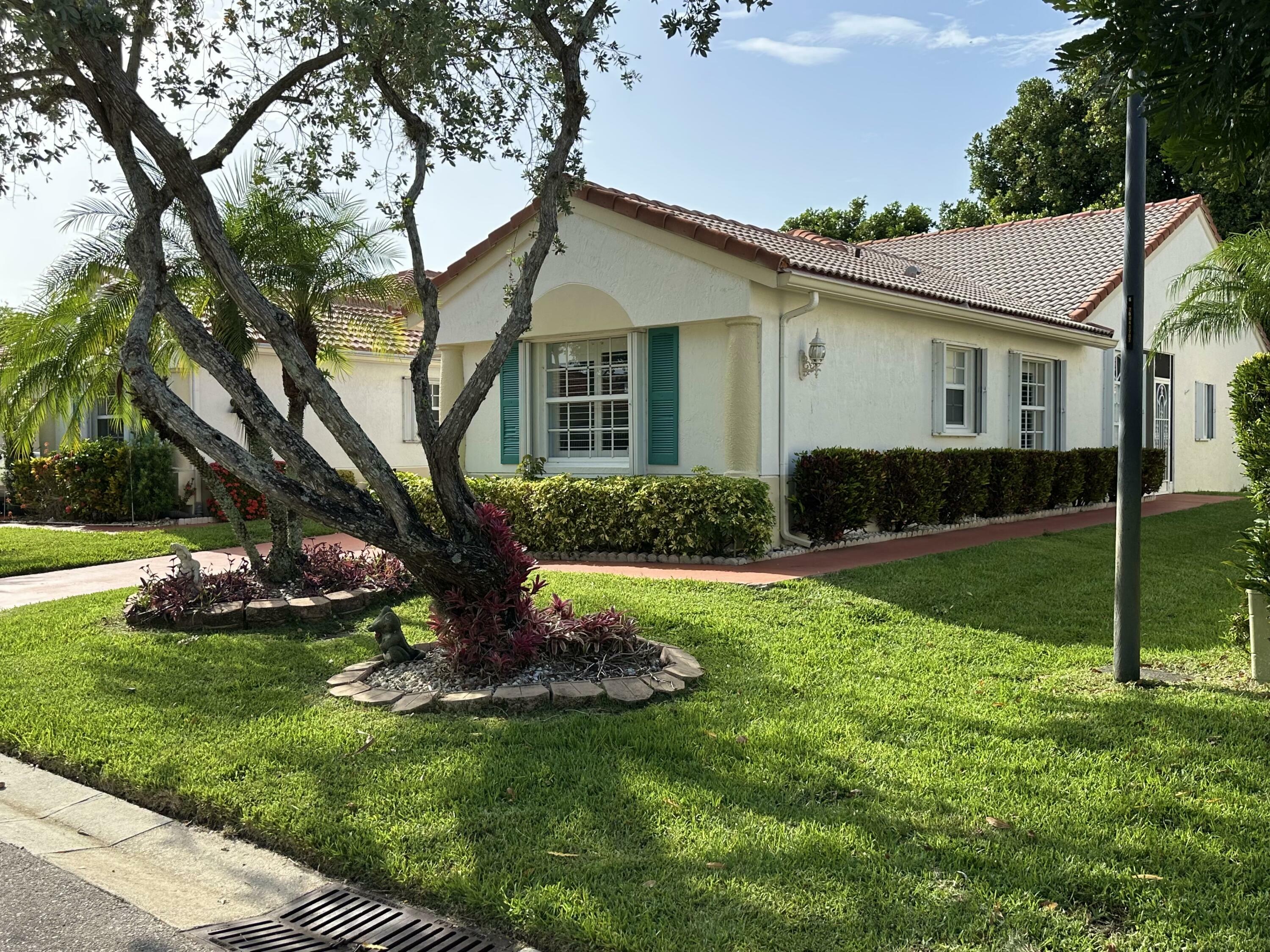 Property Photo: 6129 Heliconia Road FL 33484