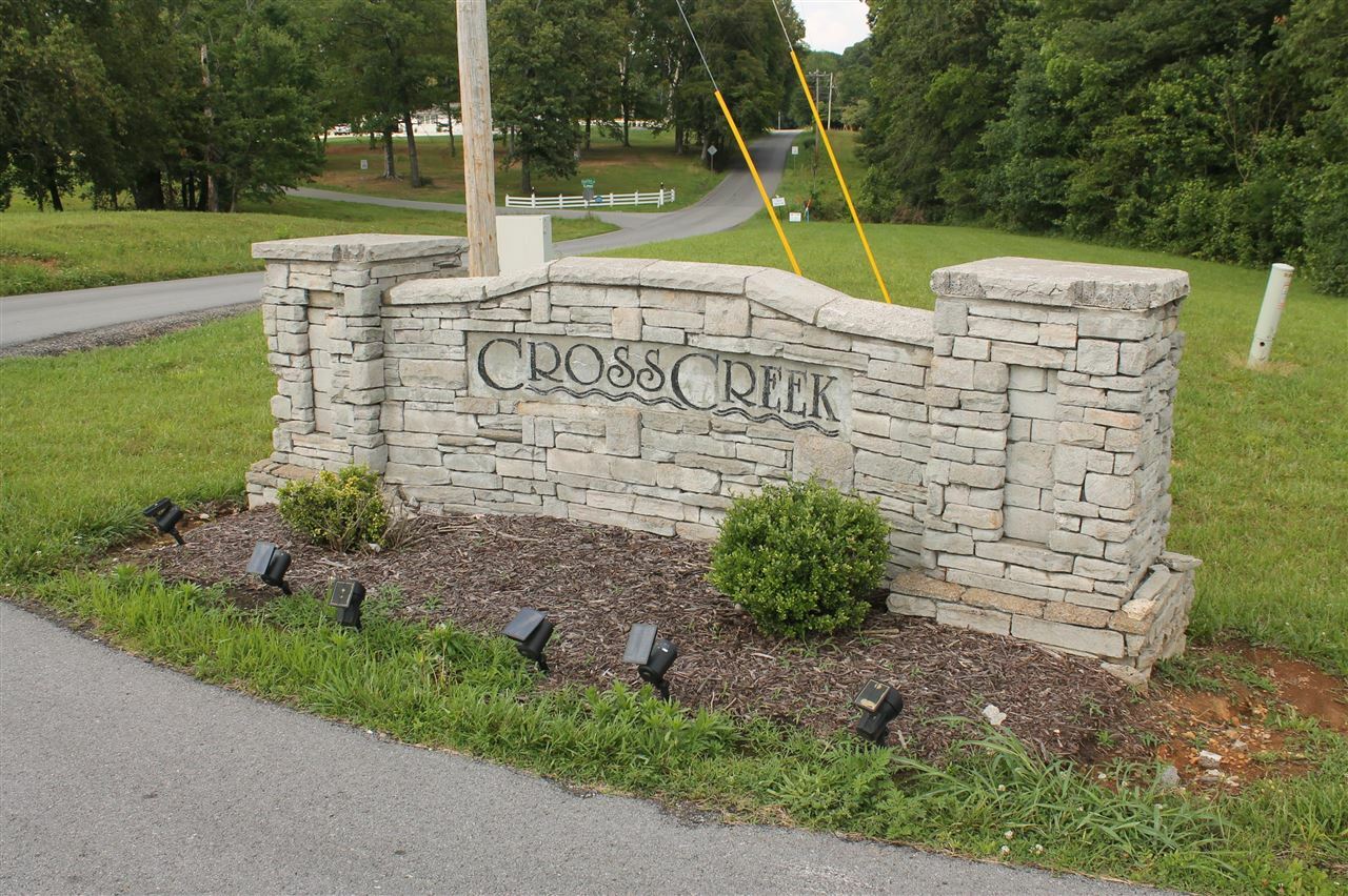Property Photo: 140 Cross Creek Way KY 42122