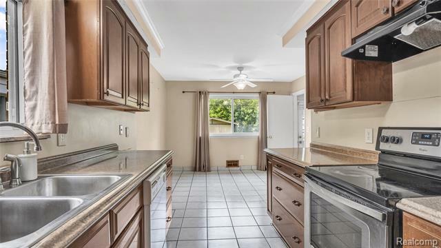 Property Photo: 1373 Fontaine Avenue MI 48071