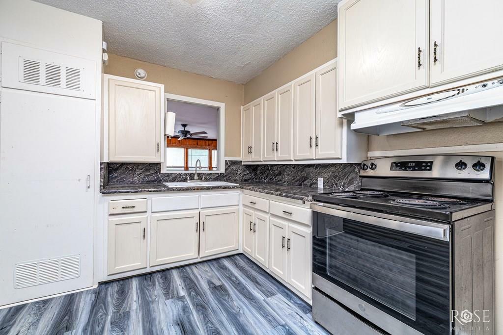 Property Photo:  310 N Van Buren St  TX 76901 