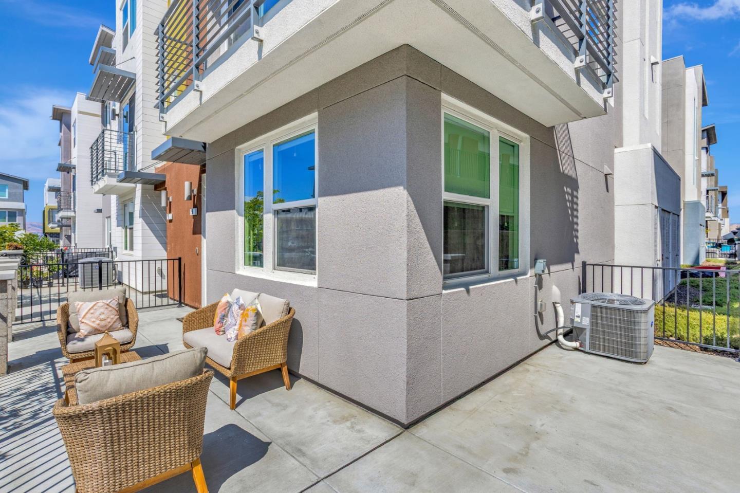 Property Photo:  298 Agustin Narvaez Street 6  CA 95136 