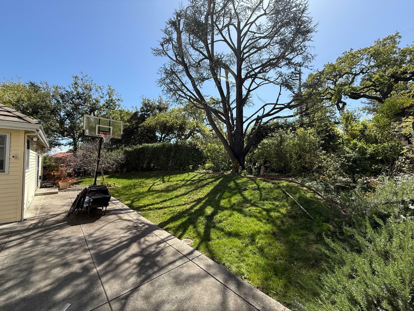 Property Photo: 11701 Winding Way CA 94024