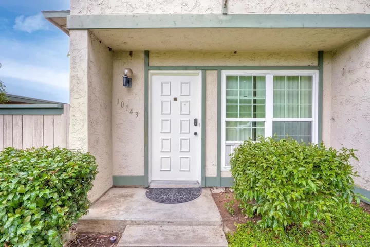 Property Photo: 10143 Caminito Volar CA 92126