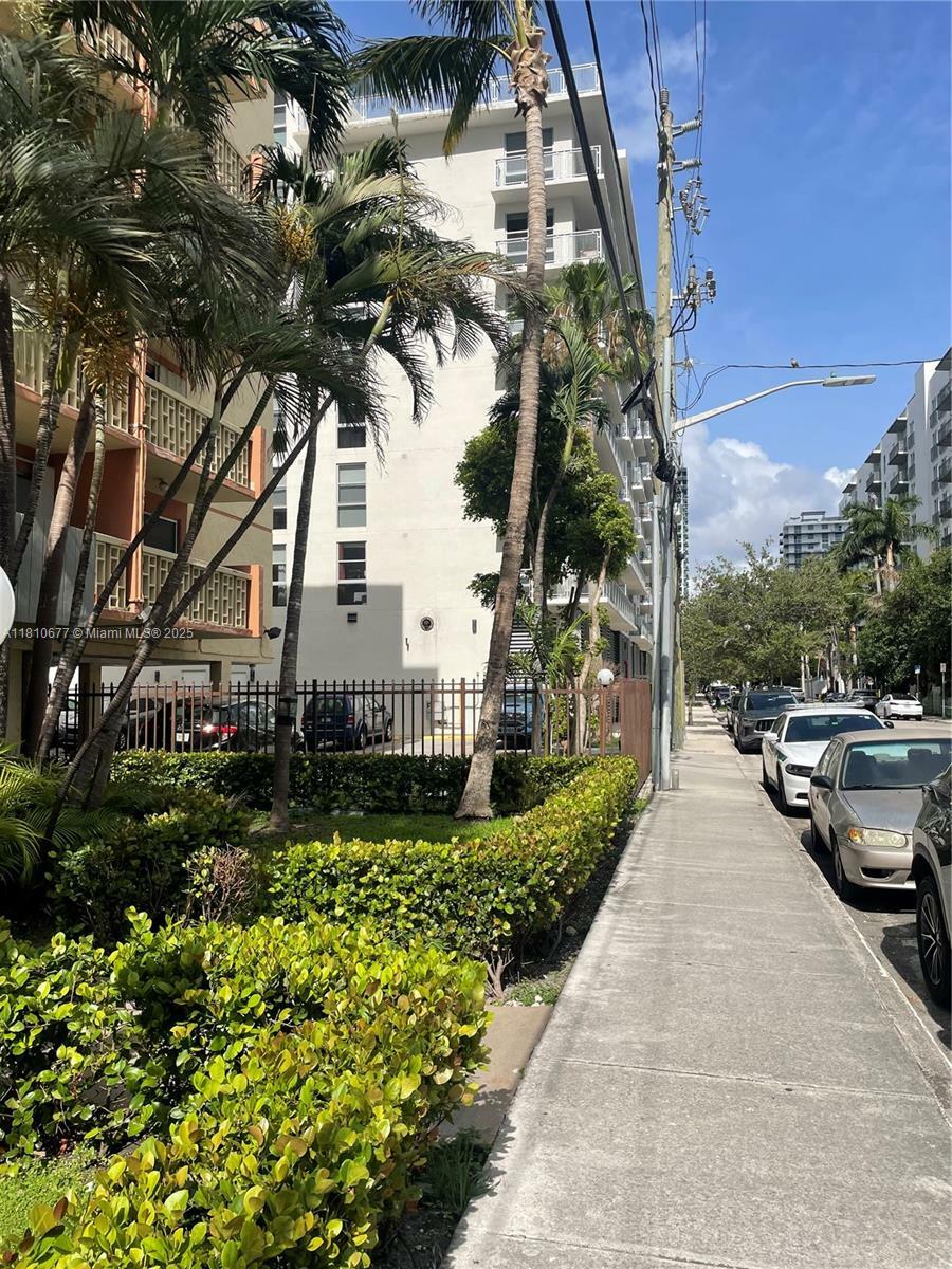 Property Photo: 600 NE 25th St 43 FL 33137