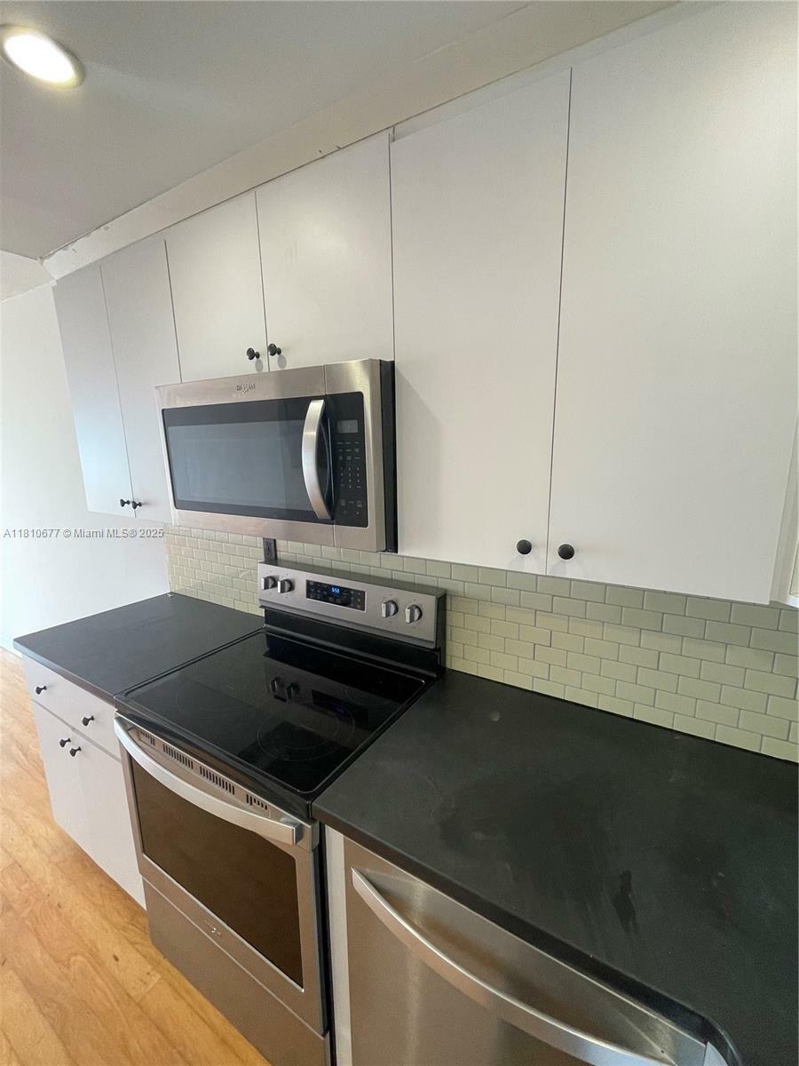 Property Photo: 600 NE 25th St 43 FL 33137
