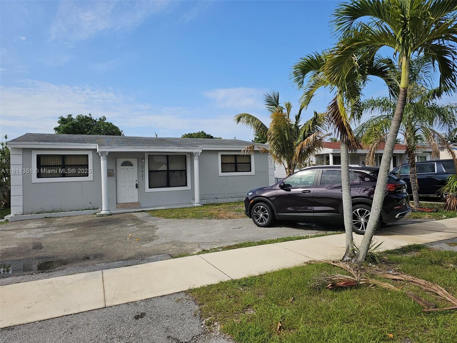 Property Photo:  2431 Liberty St  FL 33020 