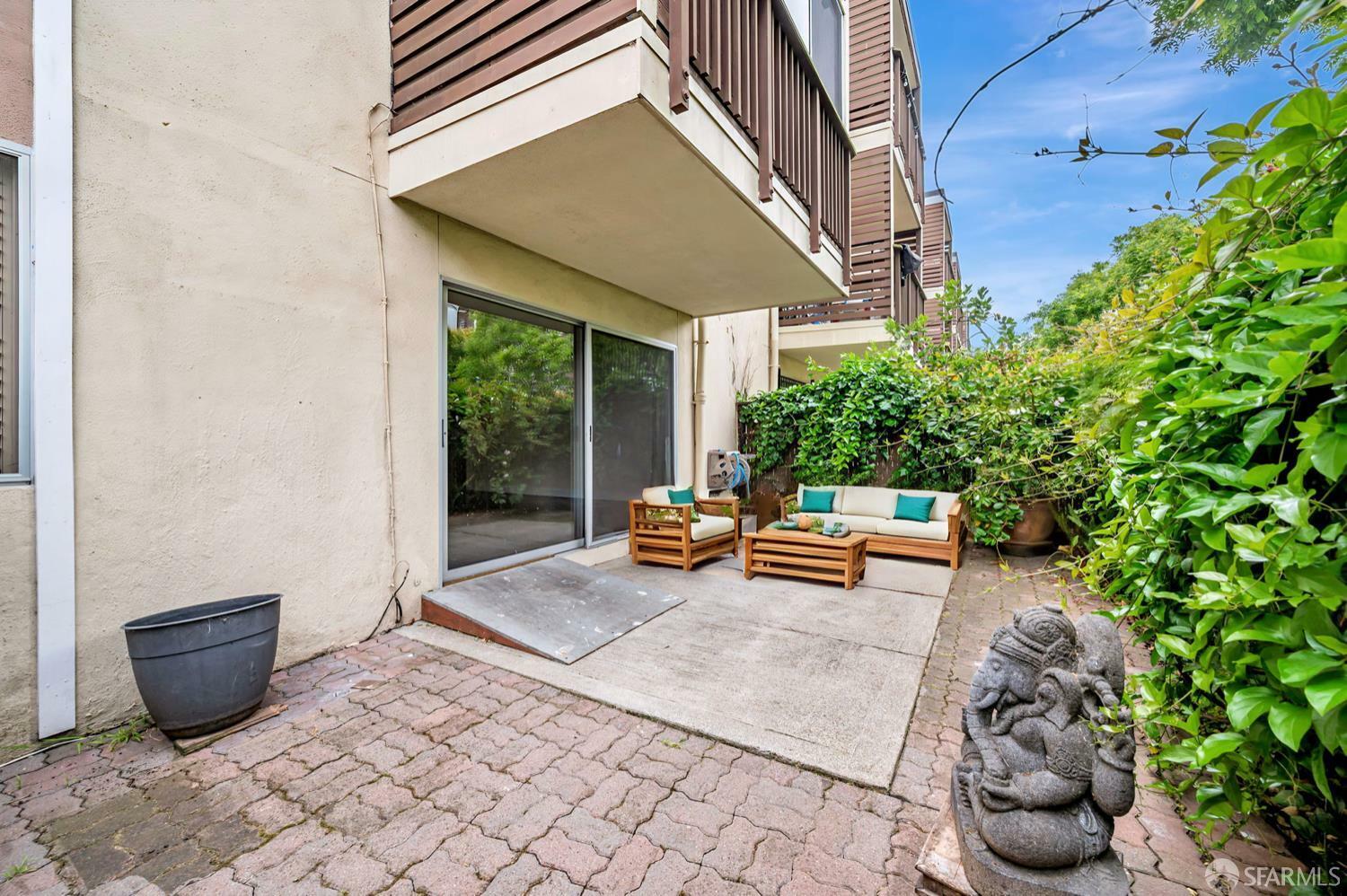 Property Photo: 1530 Ofarrell Street 1 CA 94115