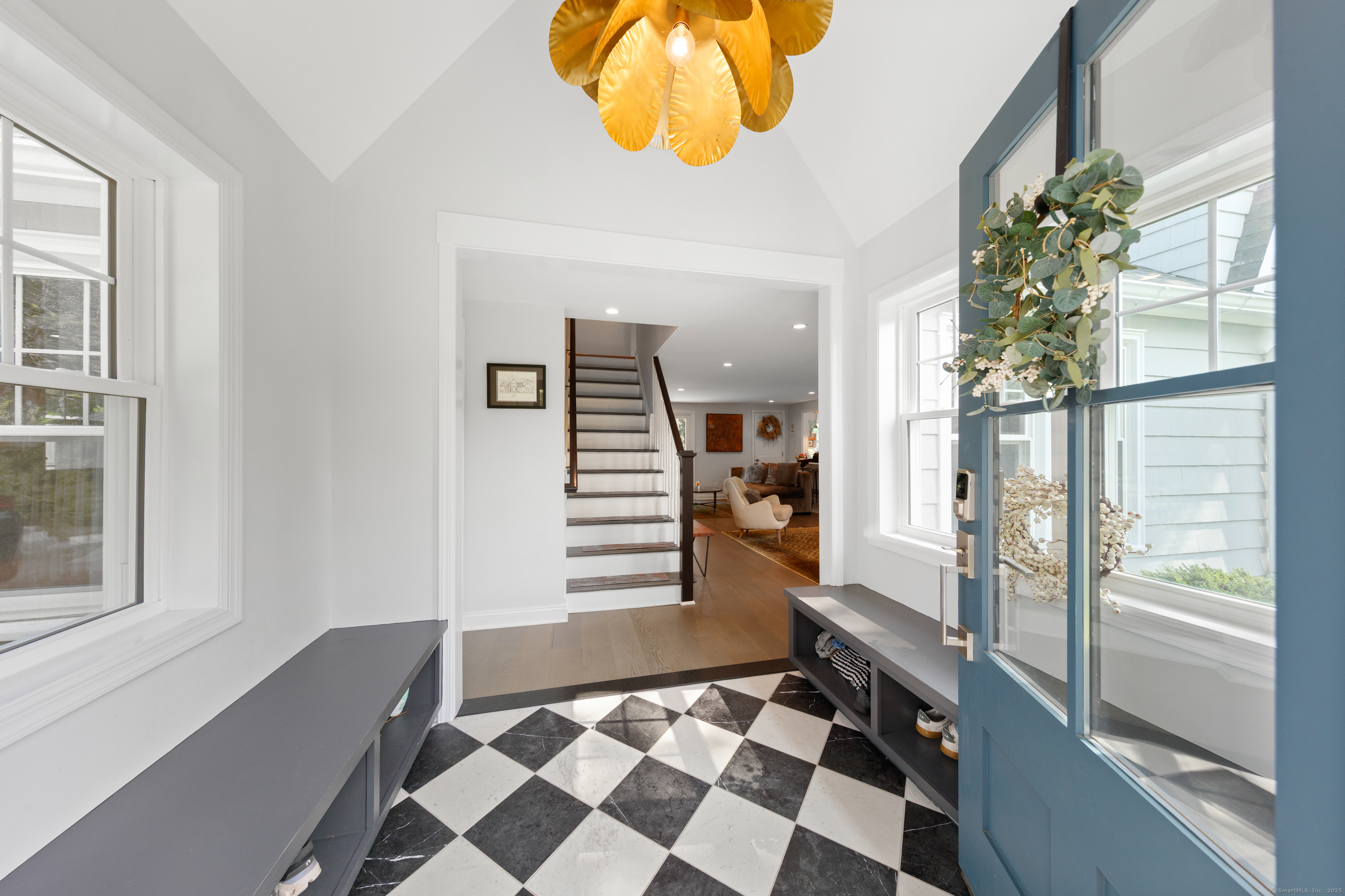 Property Photo: 8 Heather Hill CT 06880