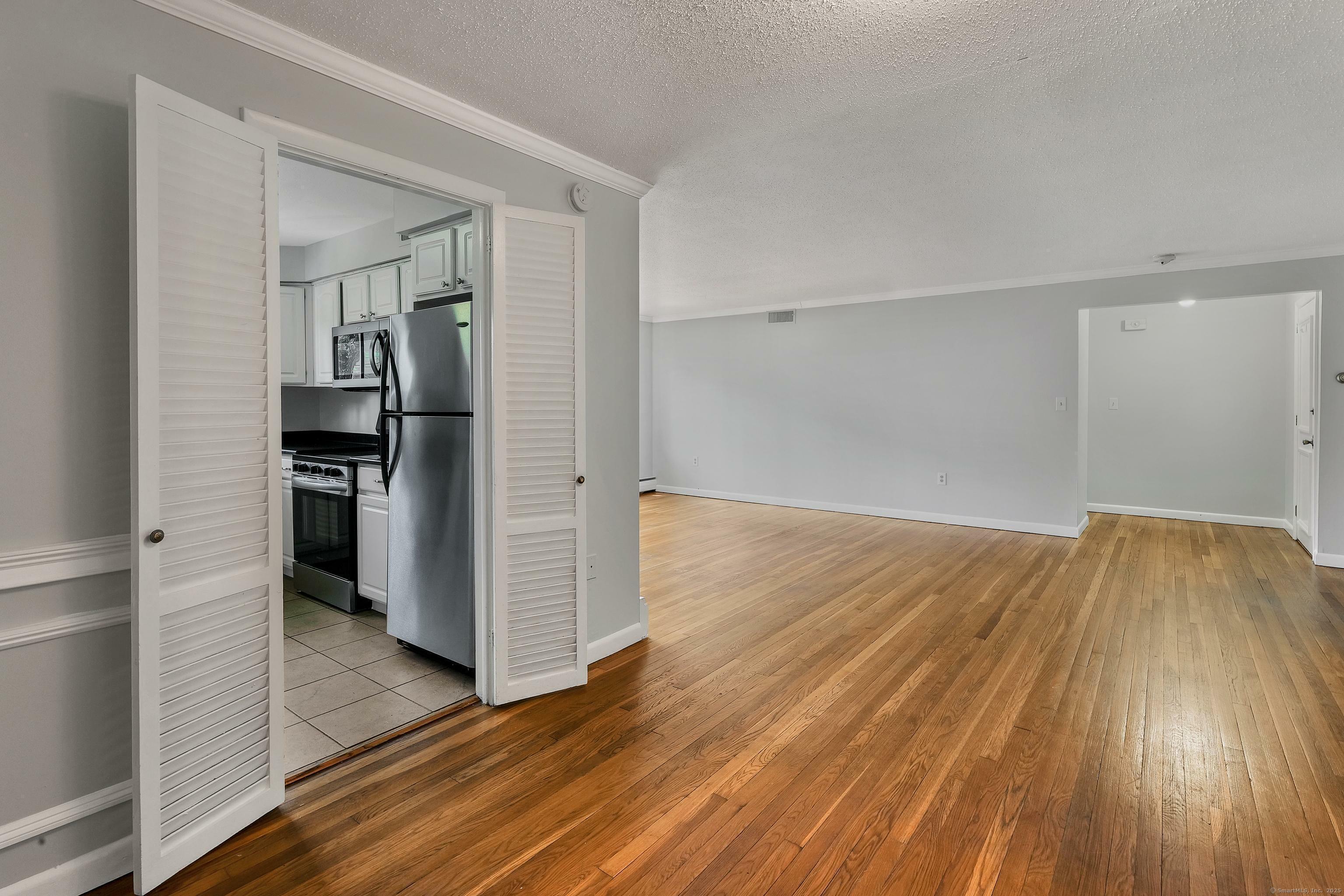 Property Photo: 9 Concord Street Apt B4 CT 06119
