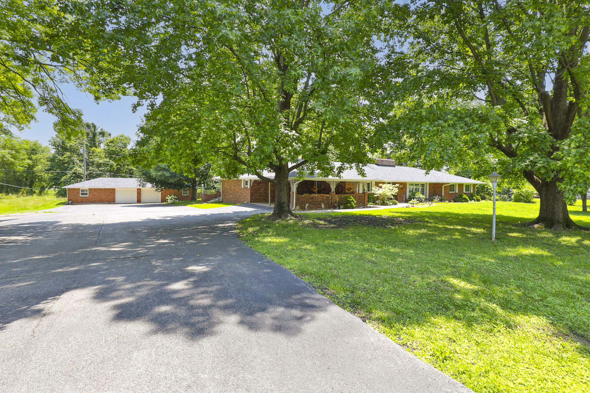 Property Photo:  424 W Olive Street  MO 65613 