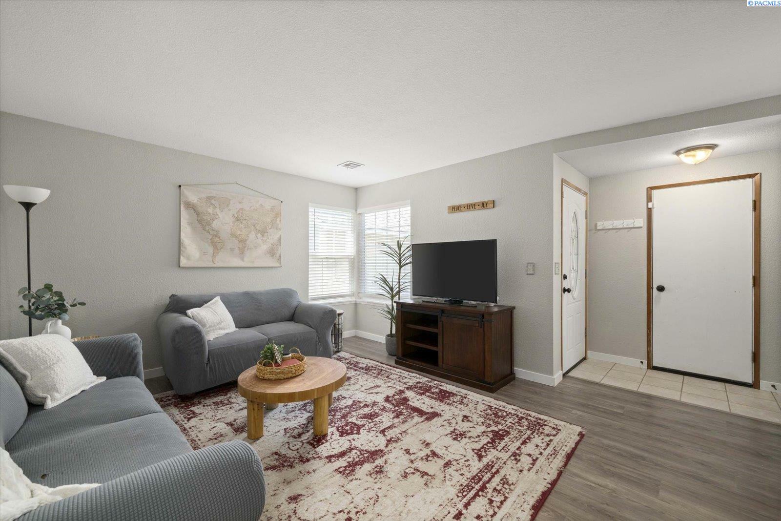 Property Photo: 4215 W John Day Place WA 99336