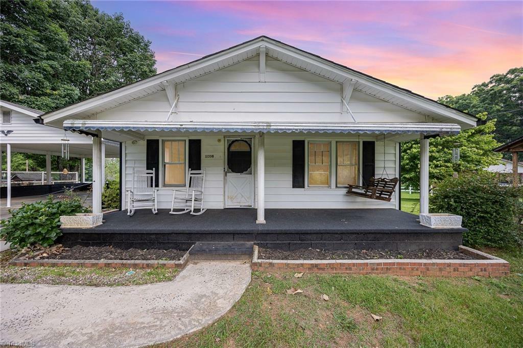 Property Photo: 1008 Nc Highway 704 W NC 27022