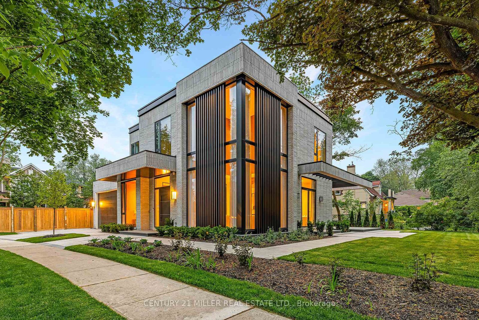 Property Photo: 392 Maple Grove Drive ON L6J 4V7