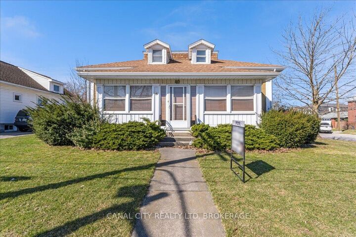 Property Photo:  49 Pine Street S  ON L2V 3L5 