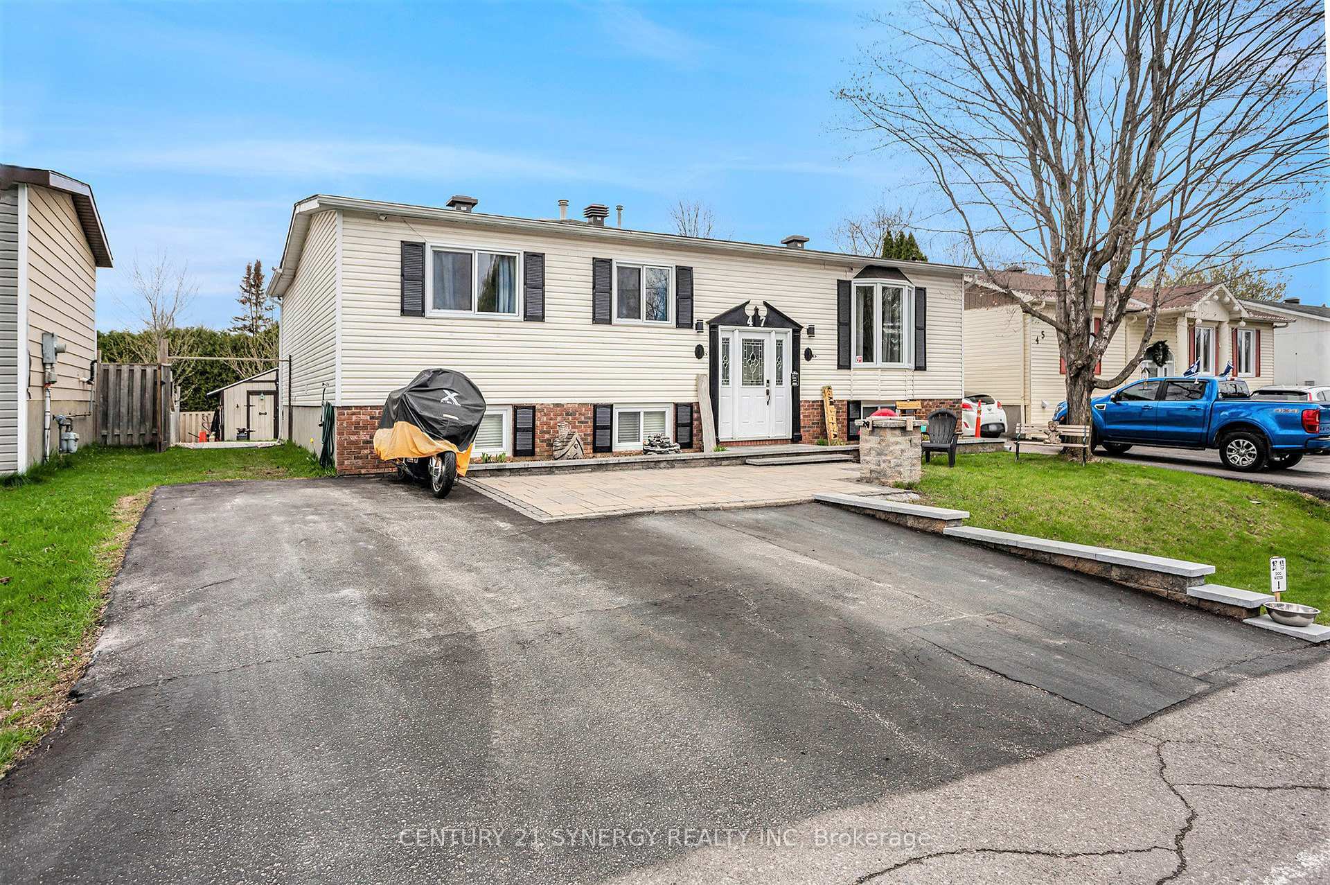 Photo de la propriété:  47 Fringewood Drive  ON K2S 1T8 