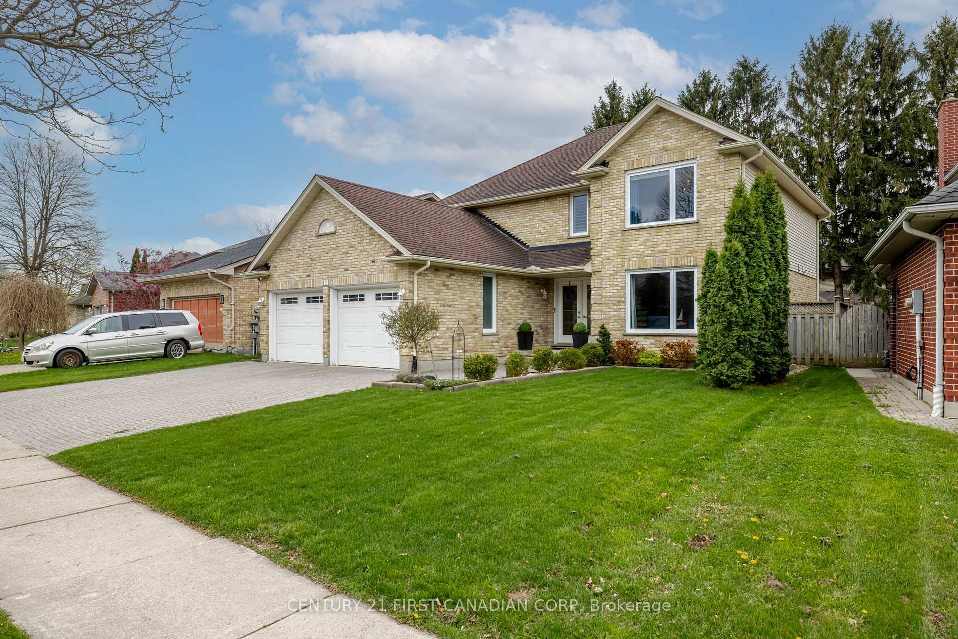 Property Photo: 311 Ambleside Drive ON N6G 4V8