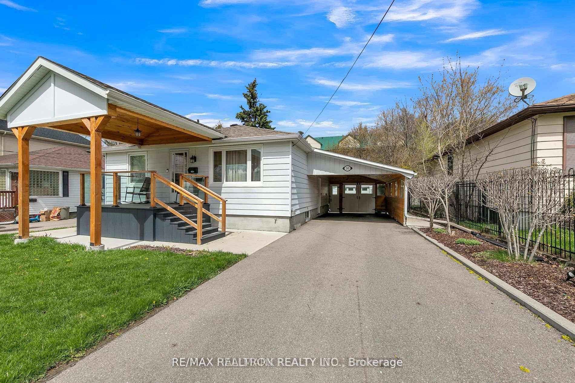 Property Photo: 245 Elmwood Avenue ON L4C 1L3