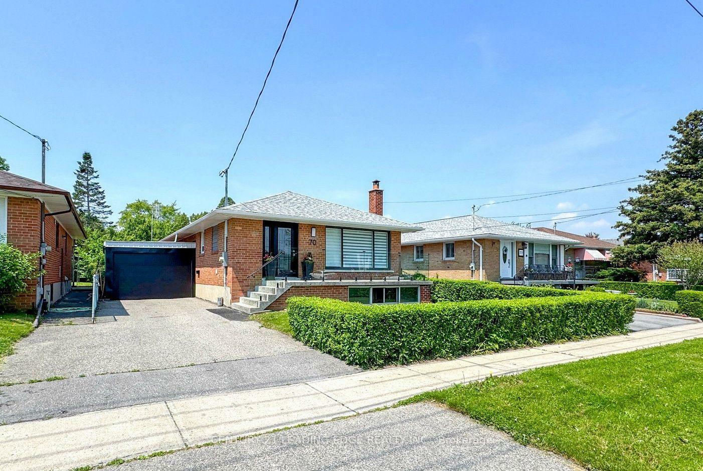 Property Photo: 70 Wexford Boulevard ON M1R 1L3