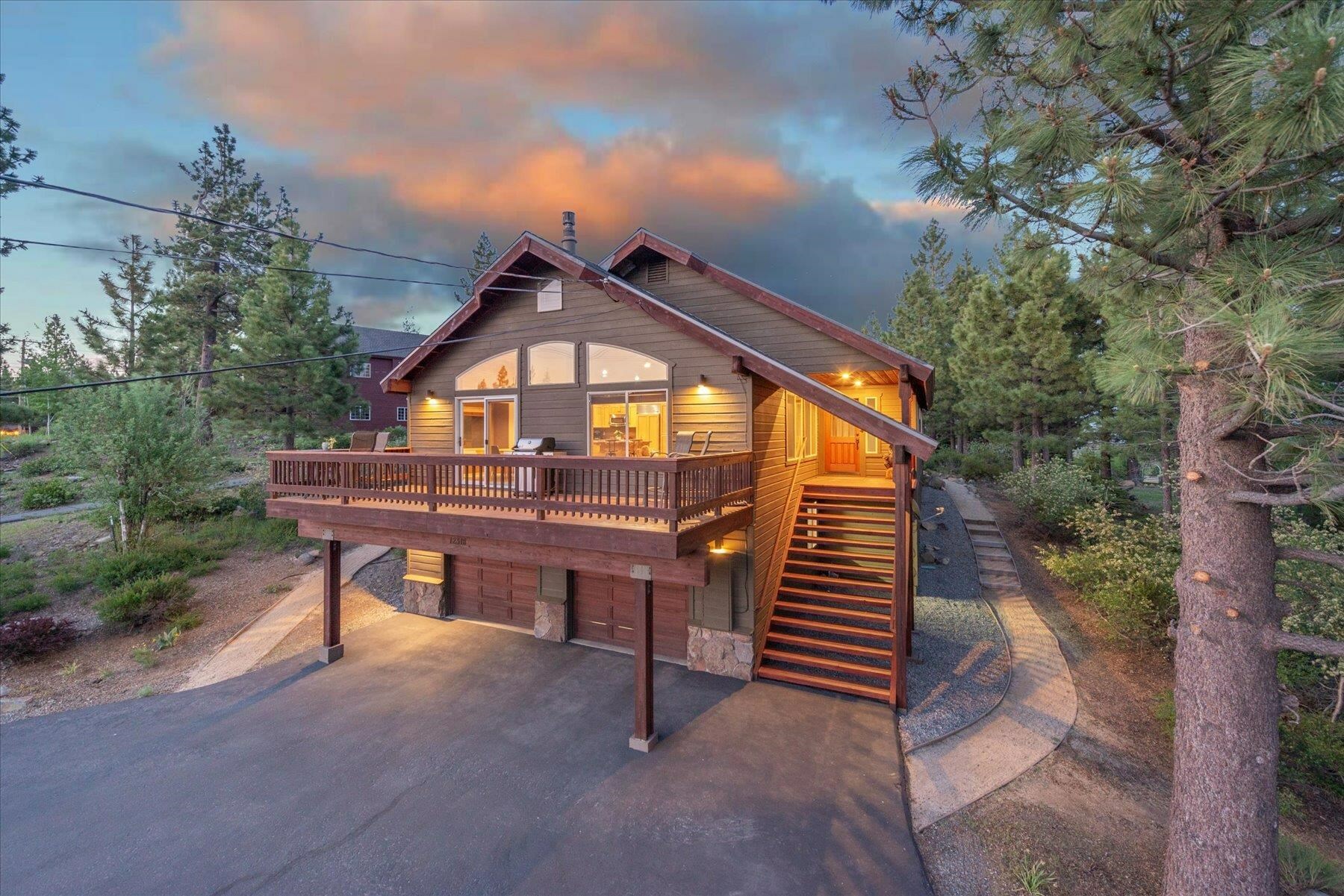 12318 Stockholm Way  Truckee CA 96161 photo