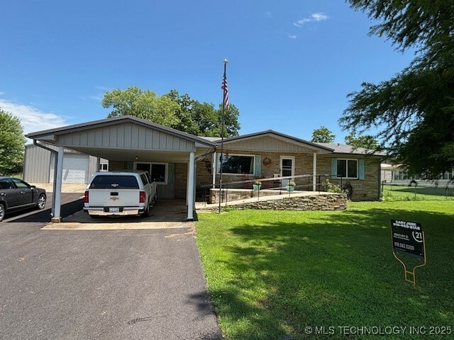 Property Photo: 902 NE Rushwood Drive OK 74462
