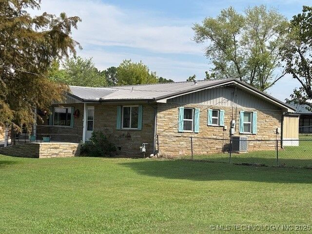 Property Photo: 902 NE Rushwood Drive OK 74462