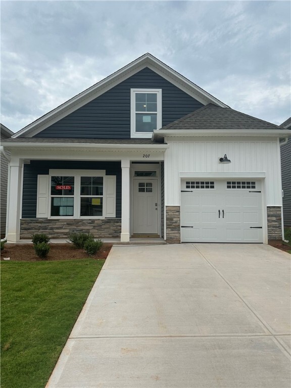 Property Photo: 207 Brown Circle SC 29642